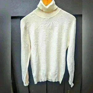 Select Trend off white Turtle Neck Sweater  - XL. BNWOT